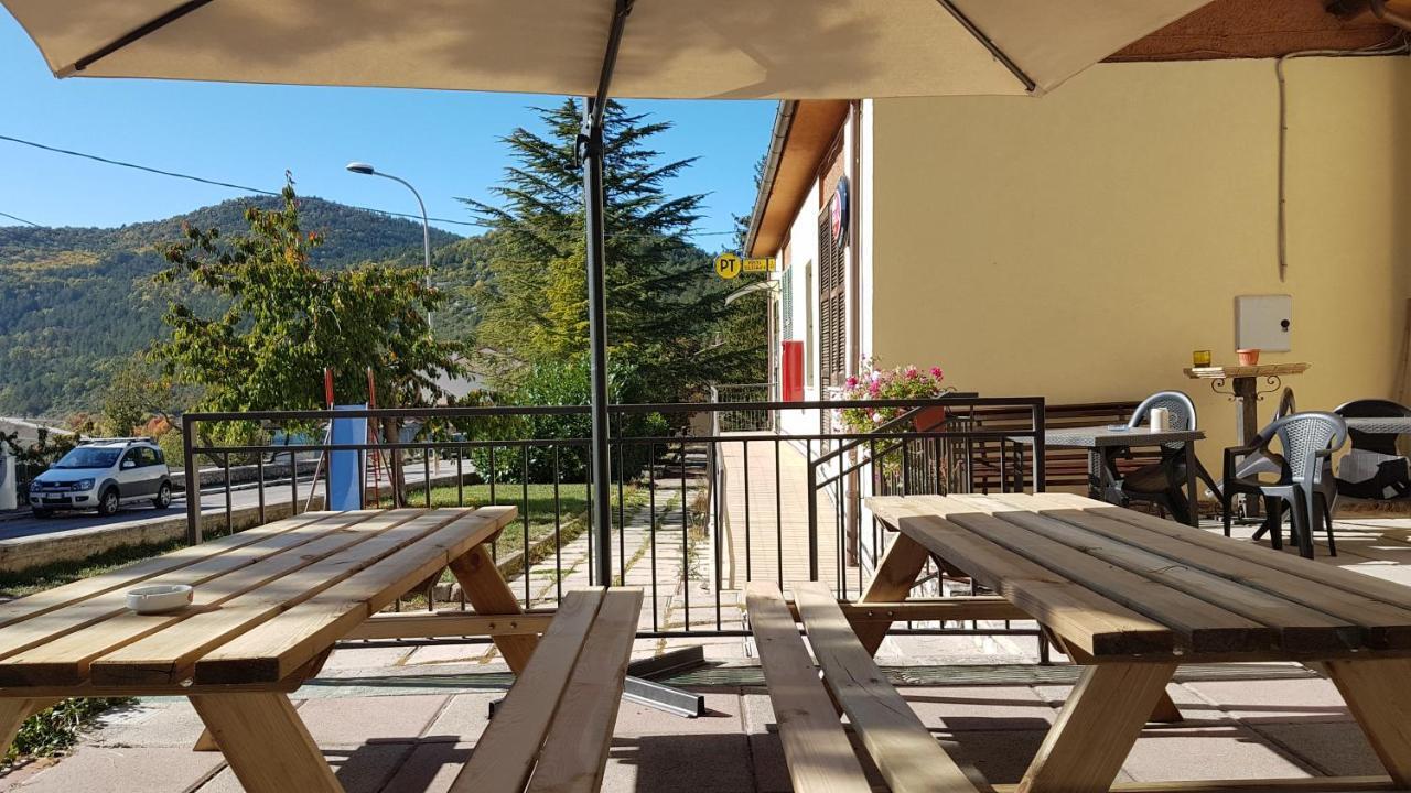 Adonis Hotel Castelvecchio Calvisio Екстериор снимка